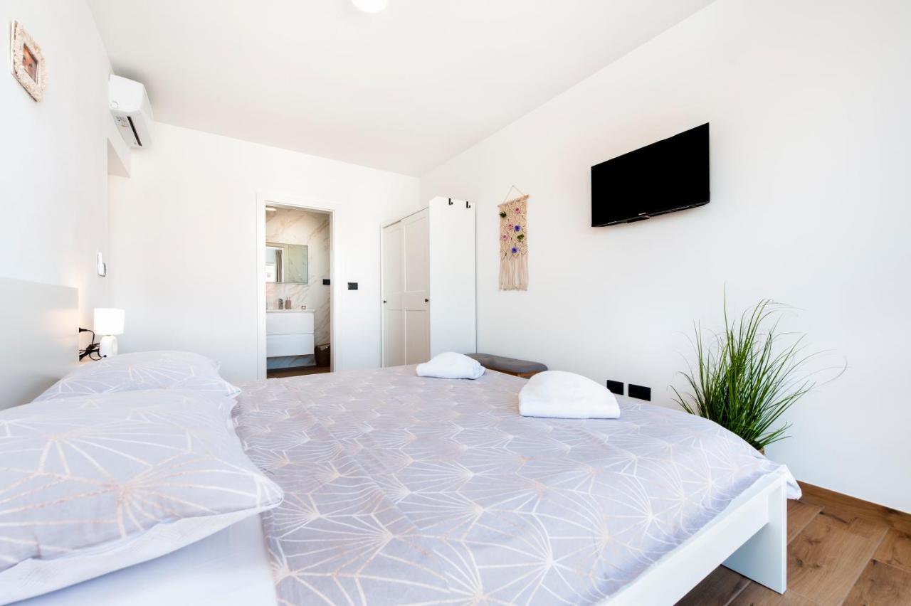 Apartments Sunrise & Sunset Ρόβινι Εξωτερικό φωτογραφία